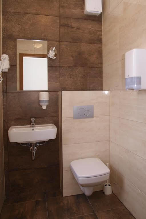 Smart2Stay Pod Lipami Varsó Kültér fotó